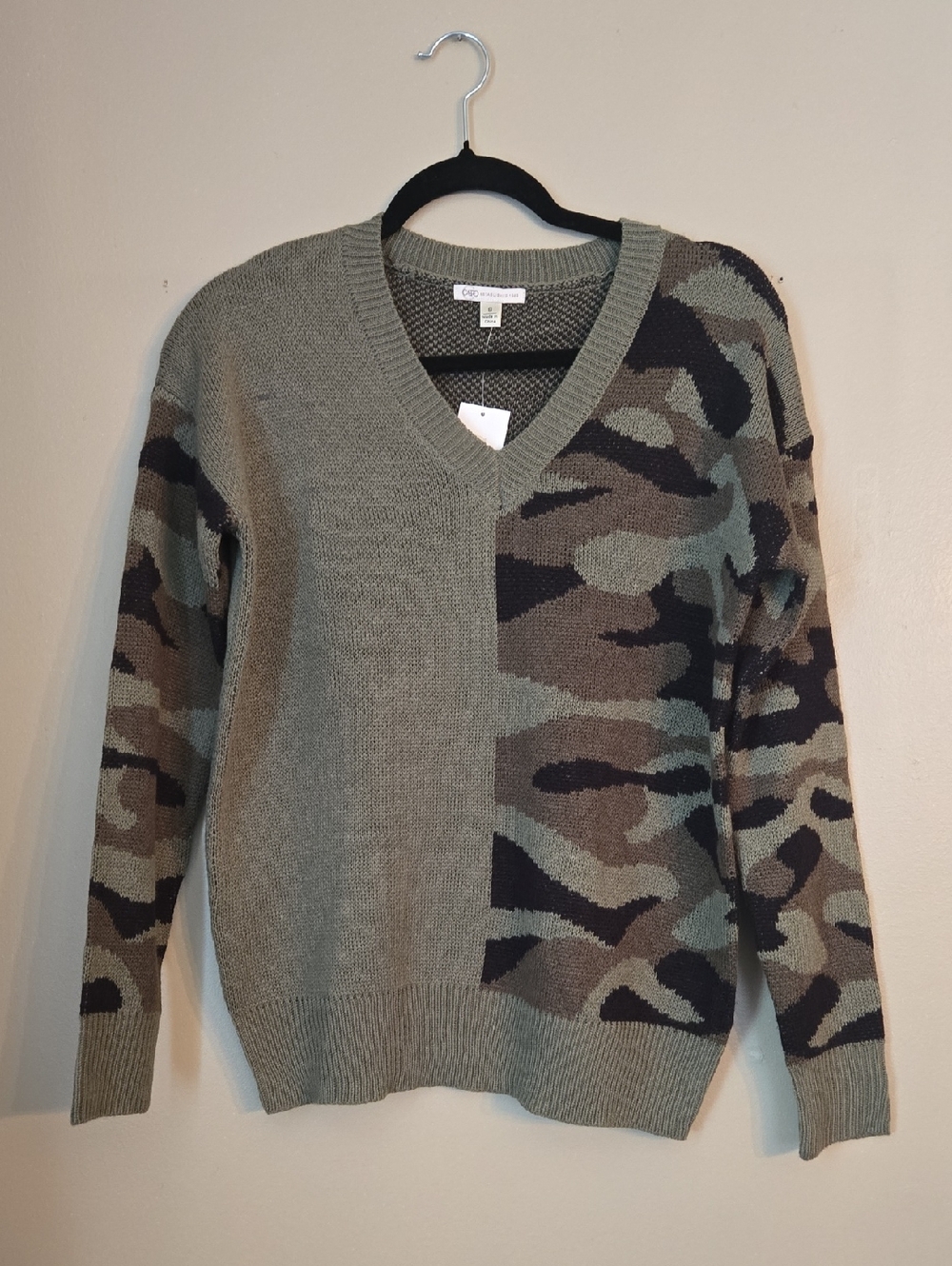Cato - Camo Panel V-Neck Sweater - Olive Camo